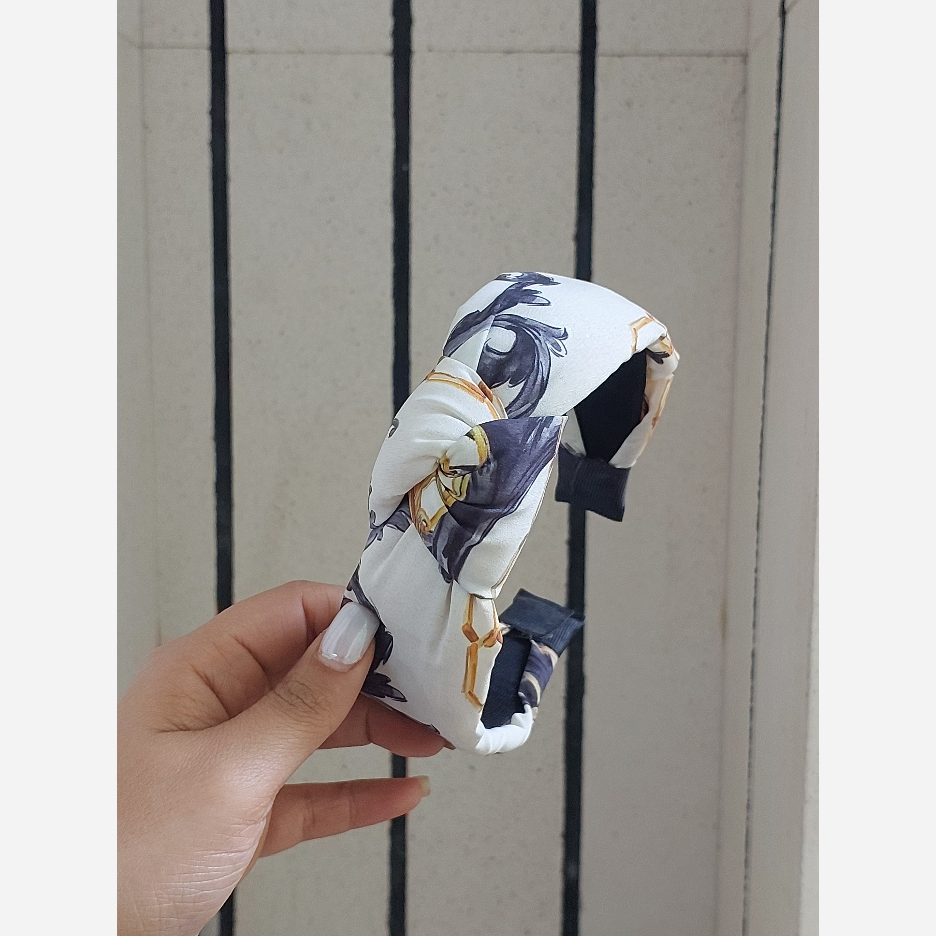 تلسر لاکچری گره ای زنانه طرح زنجیر