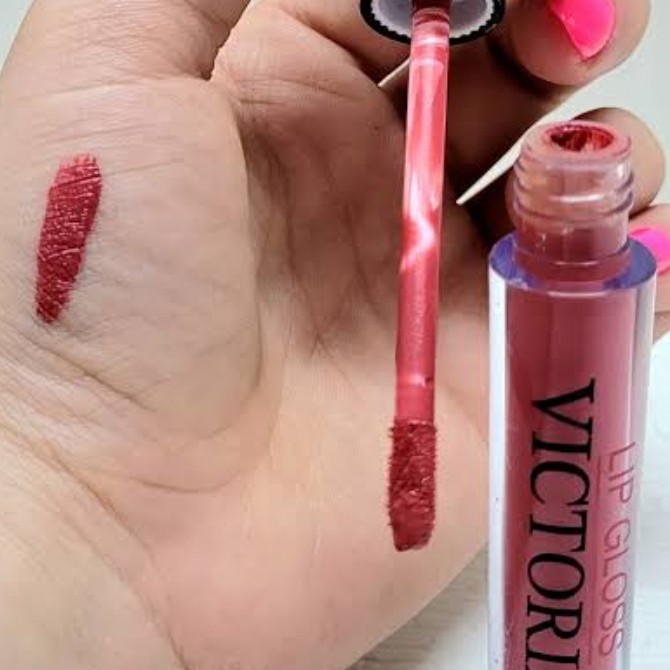 رژلب مایع 24 ساعته victoria اصل رنگ 09کالباسی صورتی ملایم