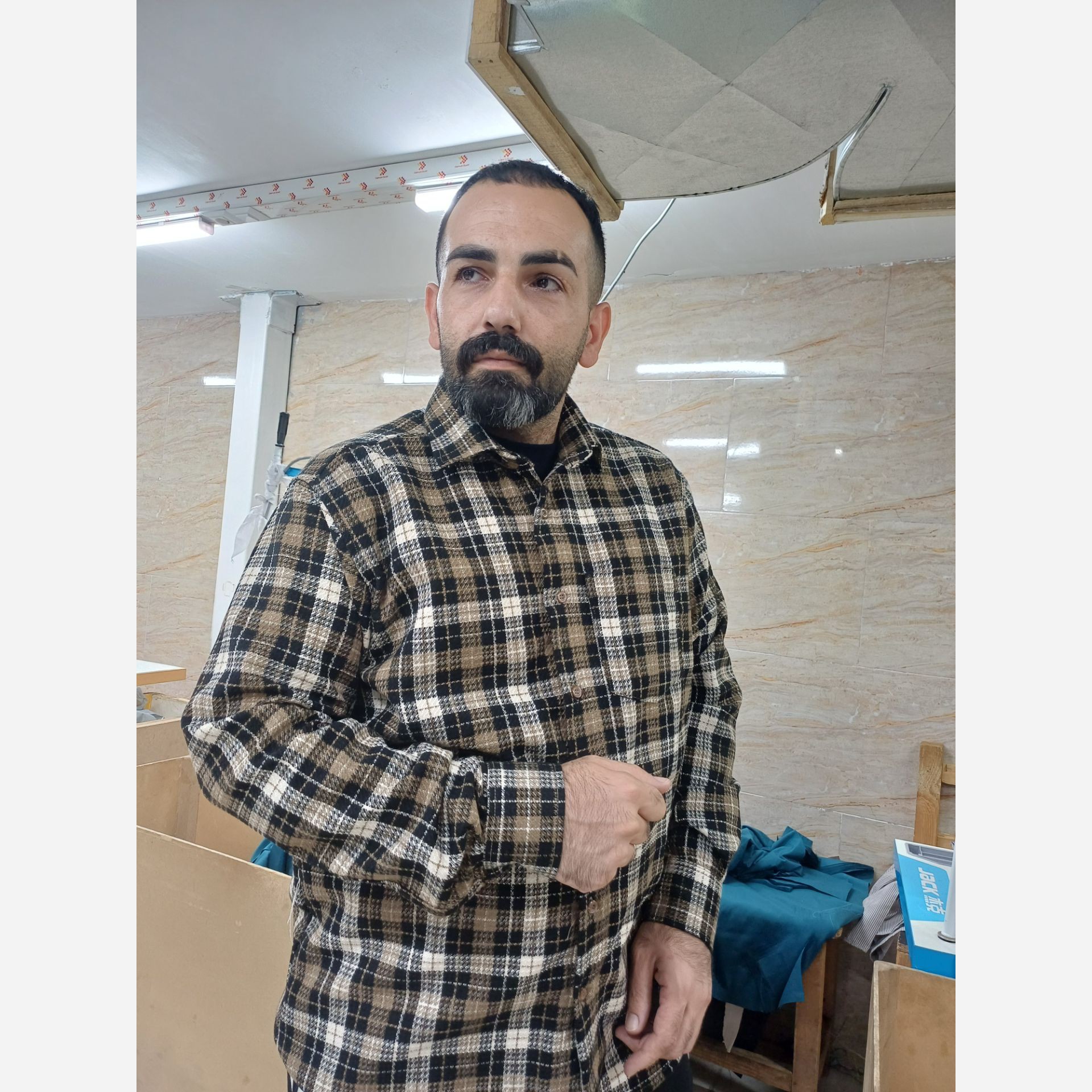 پیراهن مردانه پشمی عالی زمینه قهوه ای