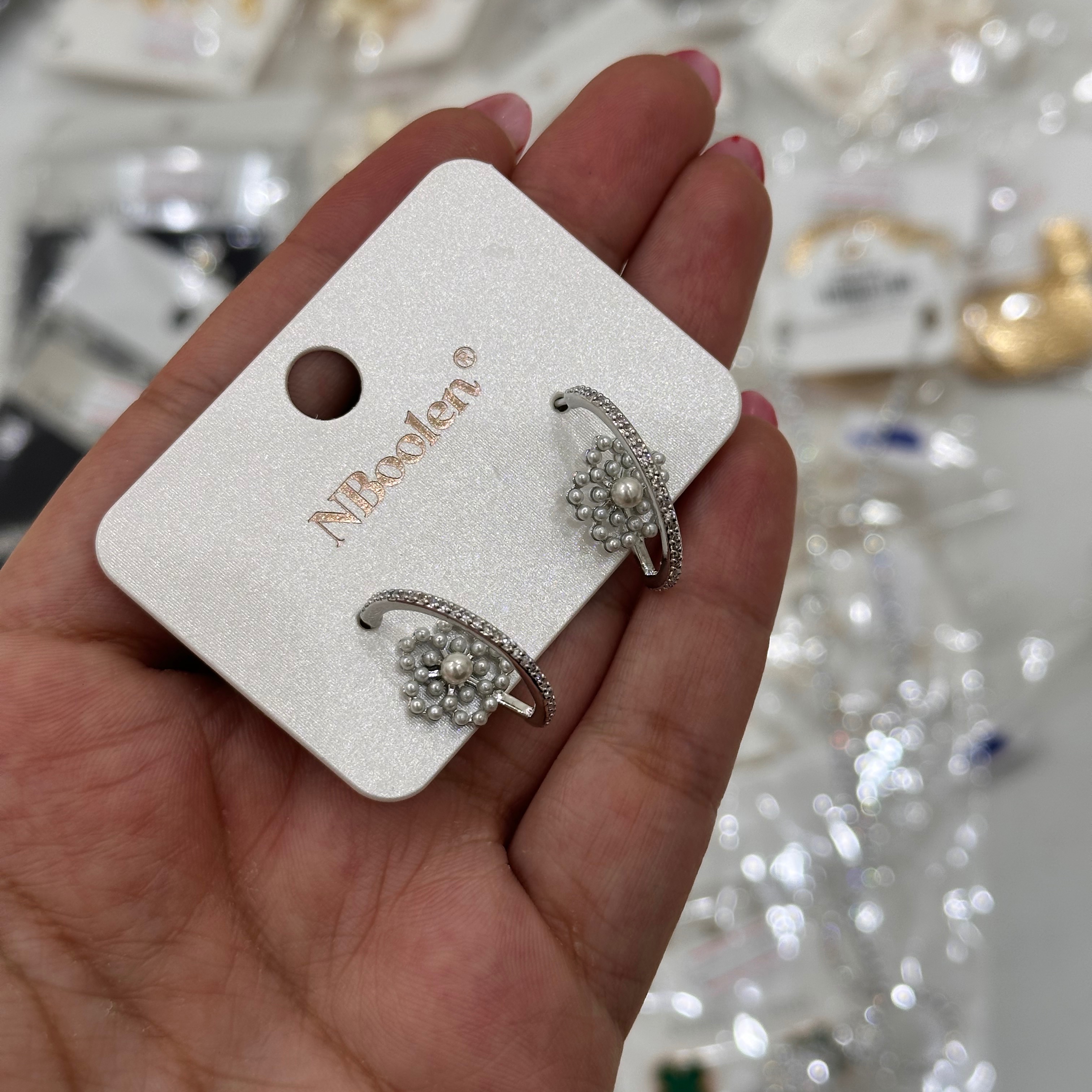 گوشواره طرح گل نقره ای دخترانه
