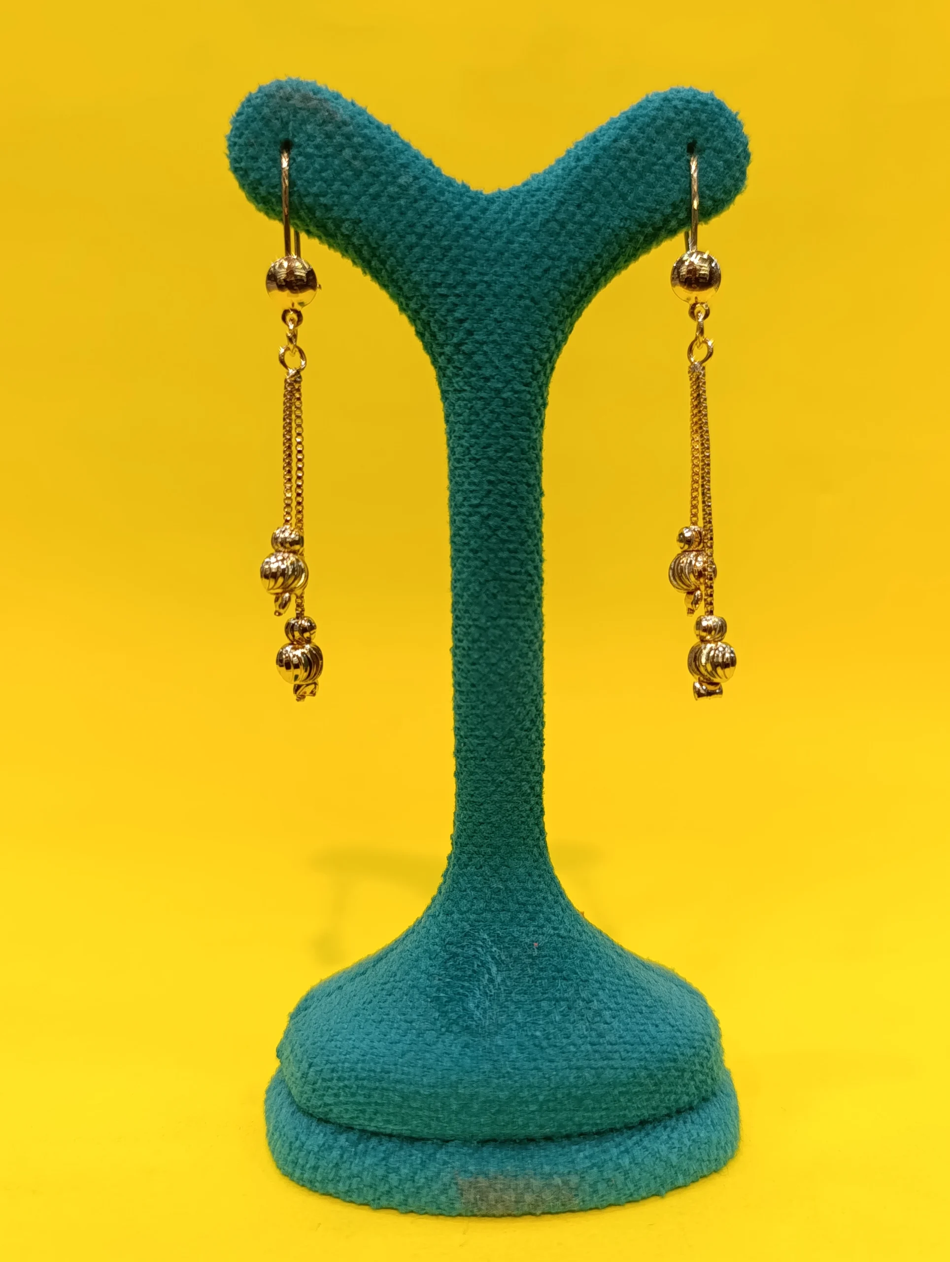 گوشواره آویز توپی